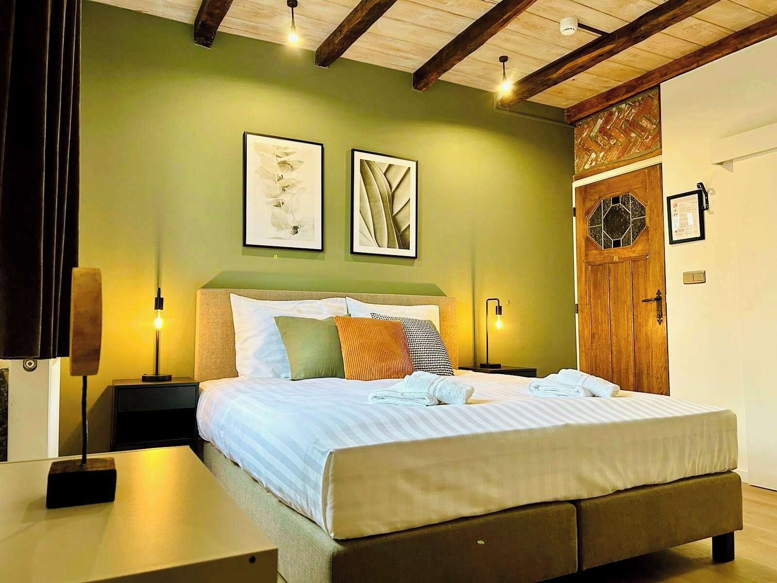 5 soverom, skrivebord, strykejern/-brett og wi-fi