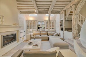 TV, fireplace, stereo, offices