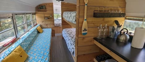 1 bedroom, bed sheets