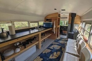 Coffee/tea maker, cookware/dishes/utensils, dining tables - Off-Grid Skoolie Retreat (Blaeberry)