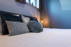 2 bedrooms, desk, WiFi, bed sheets - Suite B5 (Oudsbergen)
