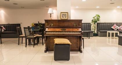 Crendon House Boutique Hotel