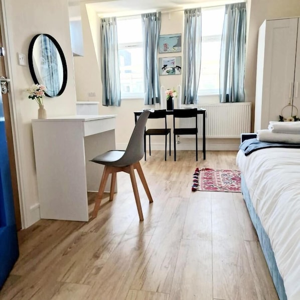 Superior-Studio, Blick auf den Innenhof | Wohnbereich