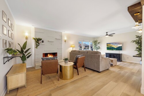 The Residence: Renovated 3-bed/ 1.5 bath, In-unit laundry, Work station, WiFi