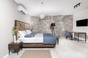 Standard Double or Twin Room, City View | In-room safe, individually decorated, desk, laptop workspace - Al Porto Suites (Novigrad)