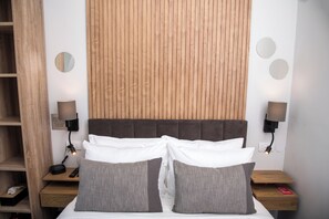 Comfort Room, 1 Double Bed, Non Smoking, City View | Memory-foam beds, in-room safe, blackout curtains, free WiFi - Republic Square Suites (Belgrade)