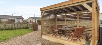 The Shack - Two Bedroom House, Sleeps 4