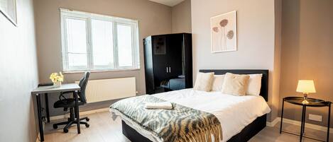 Apartment | 2 bedrooms, iron/ironing board, free WiFi, bed sheets