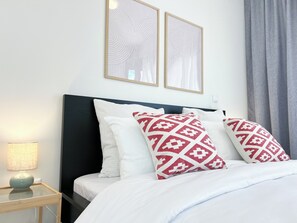 2 slaapkamers, een strijkplank/strijkijzer, reisbedje, gratis wifi
