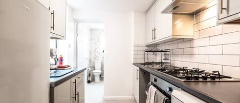 Fridge, microwave, oven, stovetop