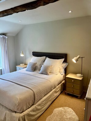 2 slaapkamers, een strijkplank/strijkijzer, internet, beddengoed