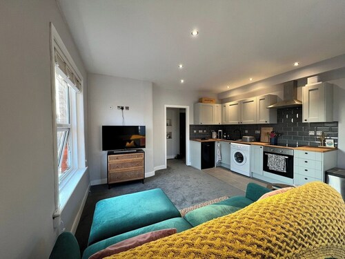 Bright, first floor, one bedroom flat in Wimborne.