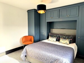 3 室のベッドルーム、アイロン / アイロン台、インターネット、ベッドシーツ