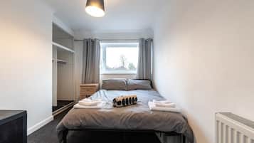 2 soverom, strykejern/-brett, internettilgang og sengetøy