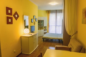 1 bedroom, iron/ironing board, bed sheets