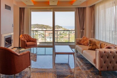 comfort 4-bedroom villa in Yalova with pool jacuzy fitness/WIFI and AC.