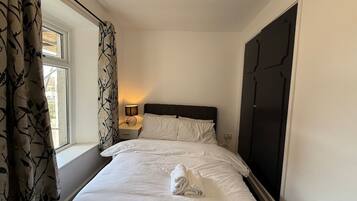4 bedrooms, Internet, bed sheets