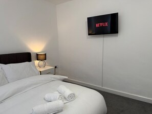 4 bedrooms, Internet, bed sheets