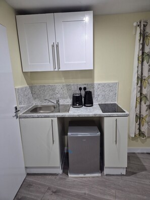 Stovetop, electric kettle