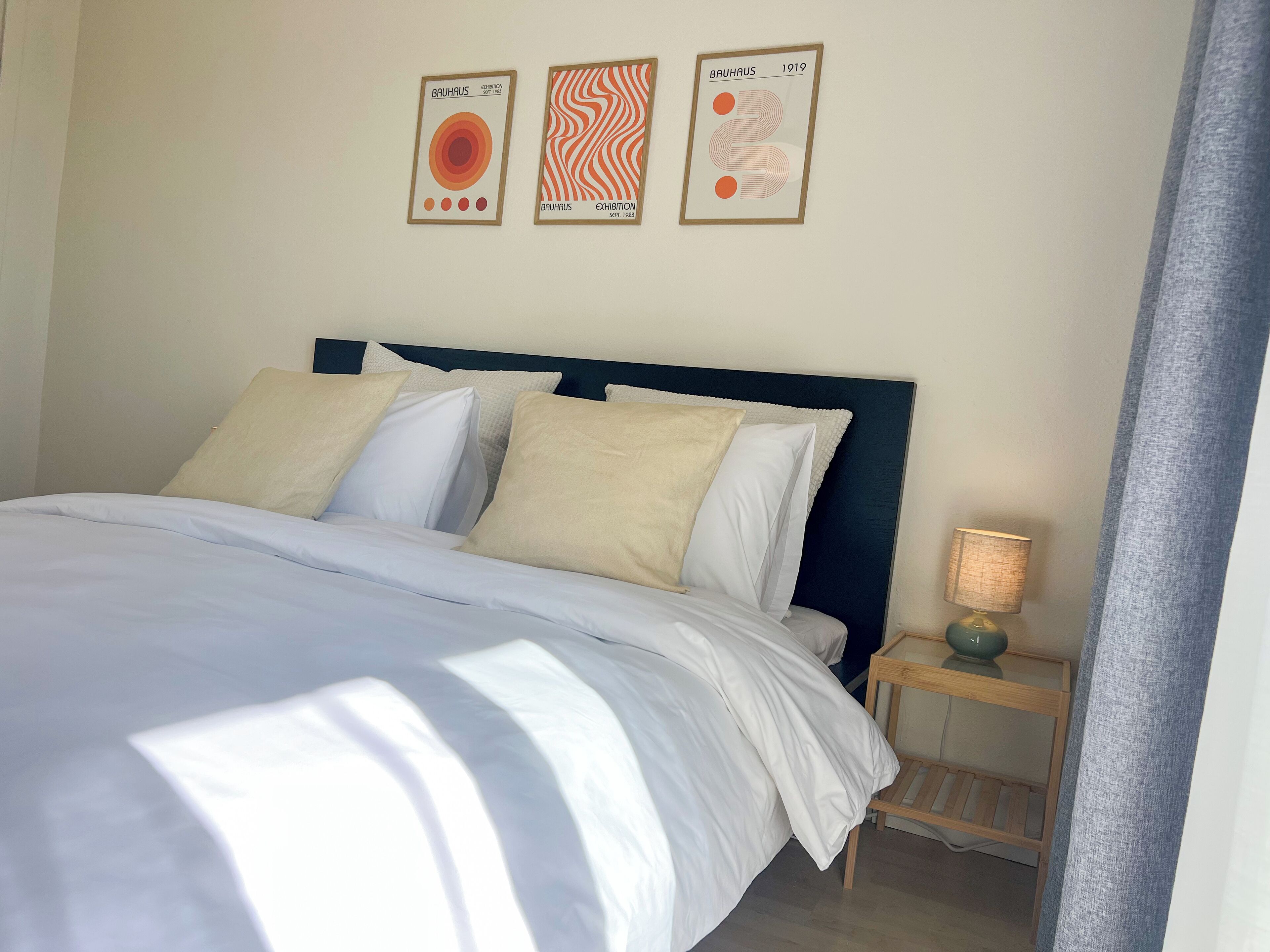 4 bedrooms, desk, iron/ironing board, travel crib