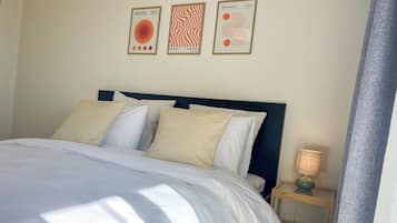 4 bedrooms, desk, iron/ironing board, travel crib