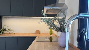 Réfrigérateur, four, plaque de cuisson, lave-vaisselle