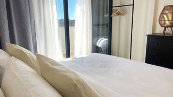 4 Schlafzimmer, Schreibtisch, BĂŒgeleisen/BĂŒgelbrett, Reisekinderbett