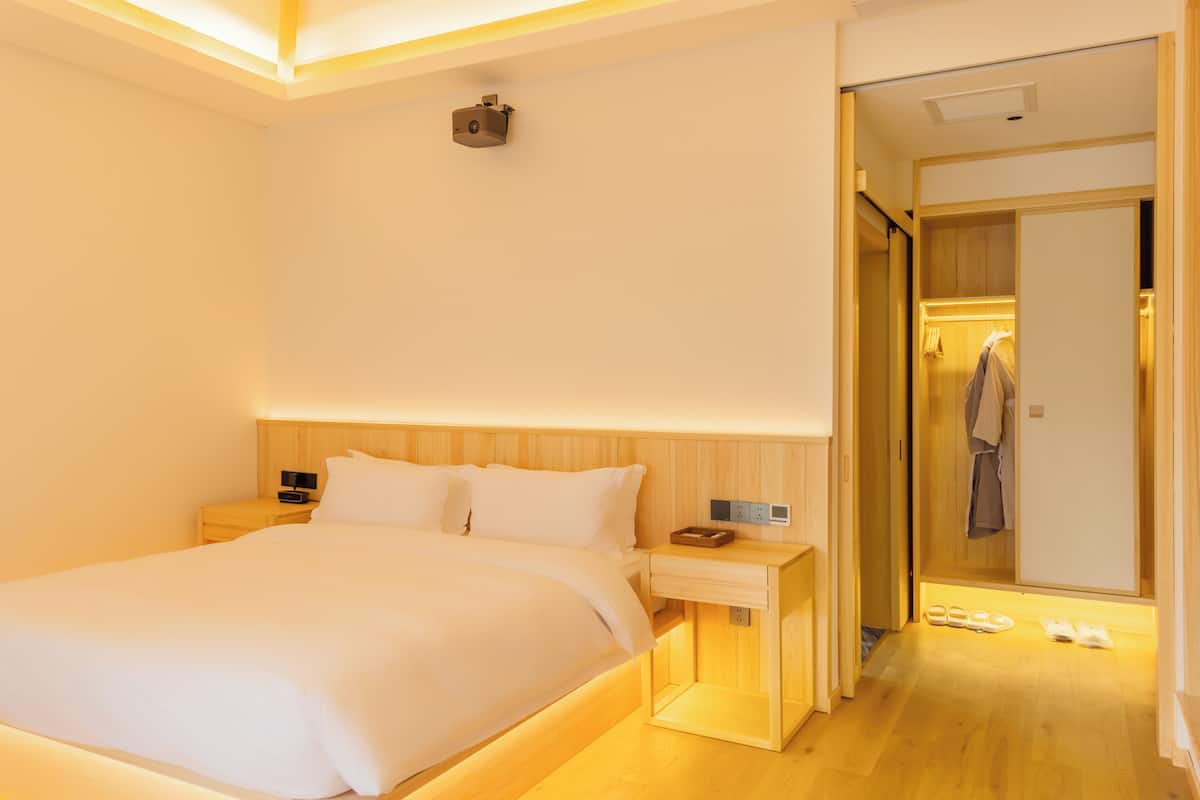 1 bedroom, premium bedding, memory-foam beds, free WiFi