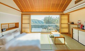 Superior Room | Premium bedding, memory foam beds, free WiFi, bed sheets - Beijing YiPiao lnn (Mentougou)