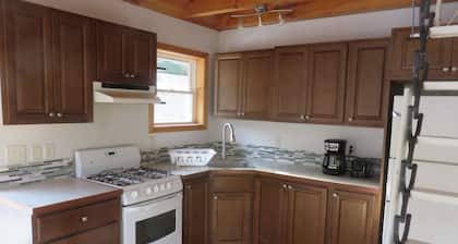 Well equipped 3-bedroom chalet in Andover Maine including AC, WiFi.