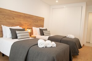 2 bedrooms, iron/ironing board, free WiFi, bed sheets - Refugio da Muralha - BY SCH (Nazaré)