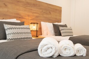 2 عدّة غرف نوم ومكواة/لوح كي وواي فاي مجانًا وملاءات أسرّة