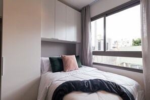 1 bedroom, iron/ironing board, bed sheets, wheelchair access - cabin allianz parque | pool | gym (São Paulo)