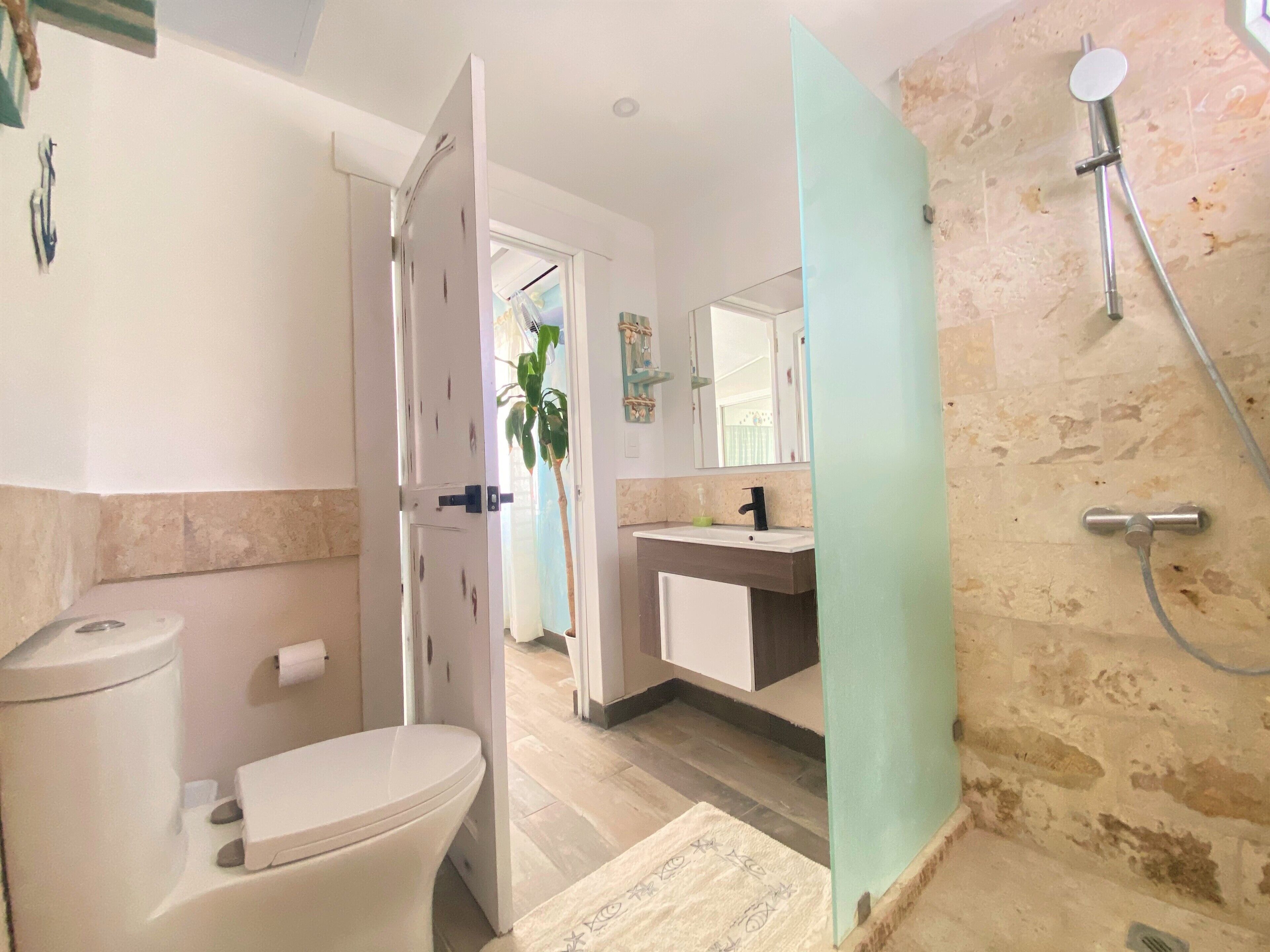 Rumah Comfort, balkon, pemandangan pantai | Kamar mandi | Shower