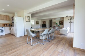 Dining - Large house for 12 in the forest bordering a lake (Aureilhan)