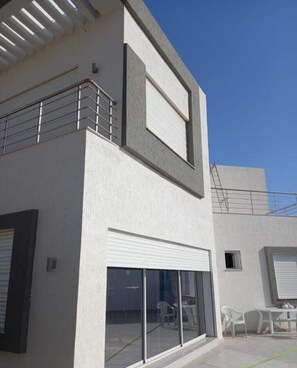 Property grounds - Villa Dorria: A family villa with swimming pool in Aghir (Aghir)