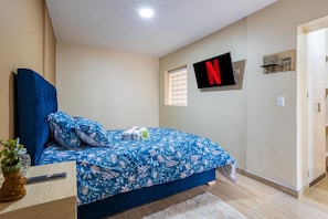 9 bedrooms, iron/ironing board, WiFi, bed sheets