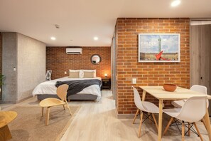 1 chambre, coffres-forts dans les chambres, bureau