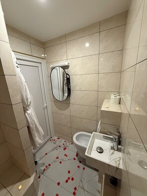 Jetted tub, towels, soap, toilet paper