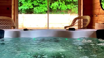 Bain à remous intérieur