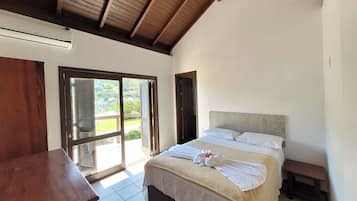 Vila | 3 quartos, Wi-Fi de cortesia, roupa de cama