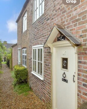 Cottage | Exterior detail