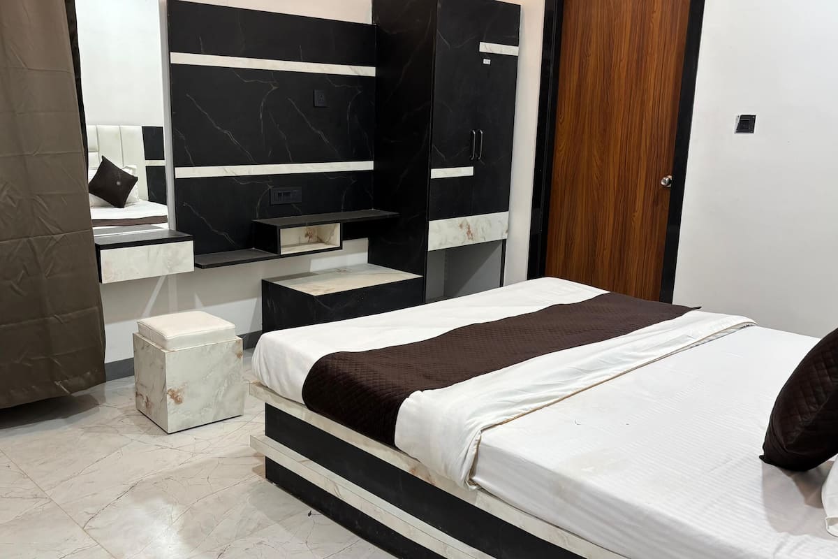 Deluxe Double Room, Balcony, Mountain View | 1 bedroom, laptop workspace, free WiFi