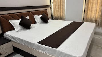 1 bedroom, laptop workspace, free WiFi
