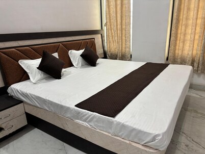 HOTEL SHREE ASHTAVINAYAK GRAND