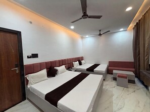Laptop workspace, free WiFi - HOTEL SHREE ASHTAVINAYAK GRAND (Mandla)