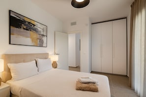 4 habitaciones, tabla de planchar con plancha y wifi gratis 