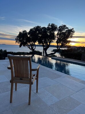 Outdoor pool - Magnificent villa with panoramic view of the Mediterranean Sea (Le Lavandou)