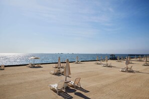 Sun loungers - Great Beach View 3-BR Apt with Hot Tub in Charming Condo in Paracas with WiFi (Ica)