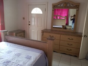 5 chambres, fer et planche à repasser, Wi-Fi